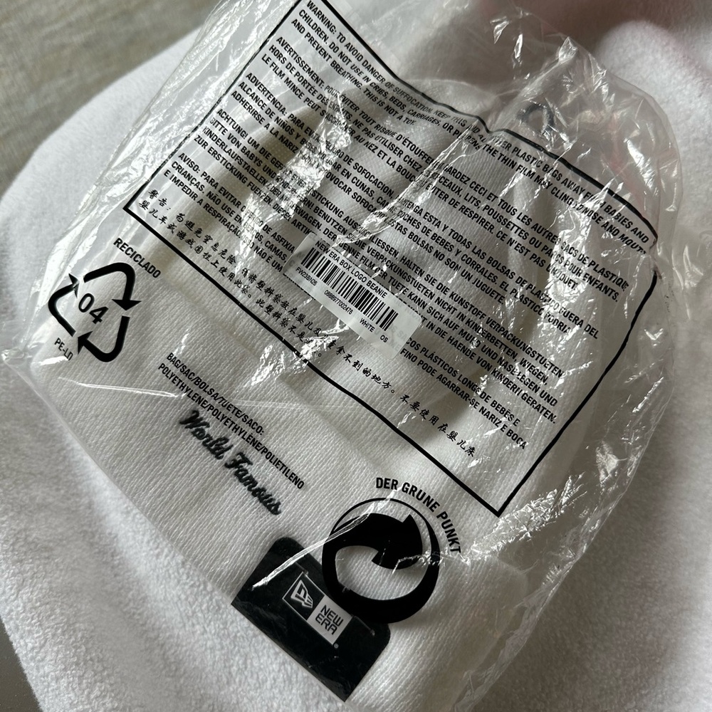 Supreme Box Logo White Knit Beanie - Picture 3 of 4